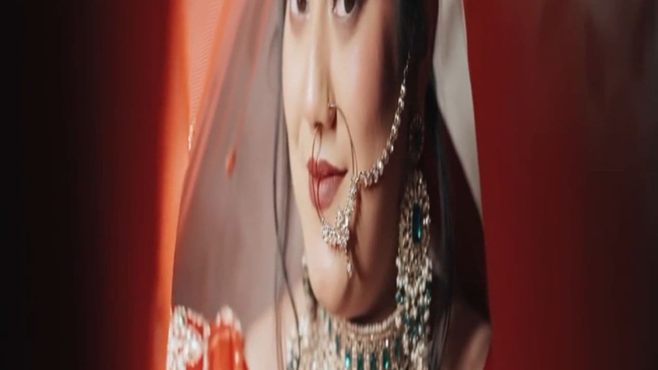 पिया की याद में झूमना